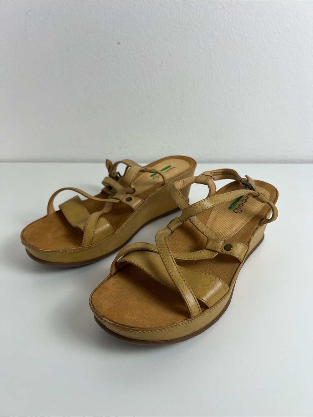 Baretraps Lotti Womens 11 Tan Strappy Wedge Sandals Memory Foam Comfort Shoes